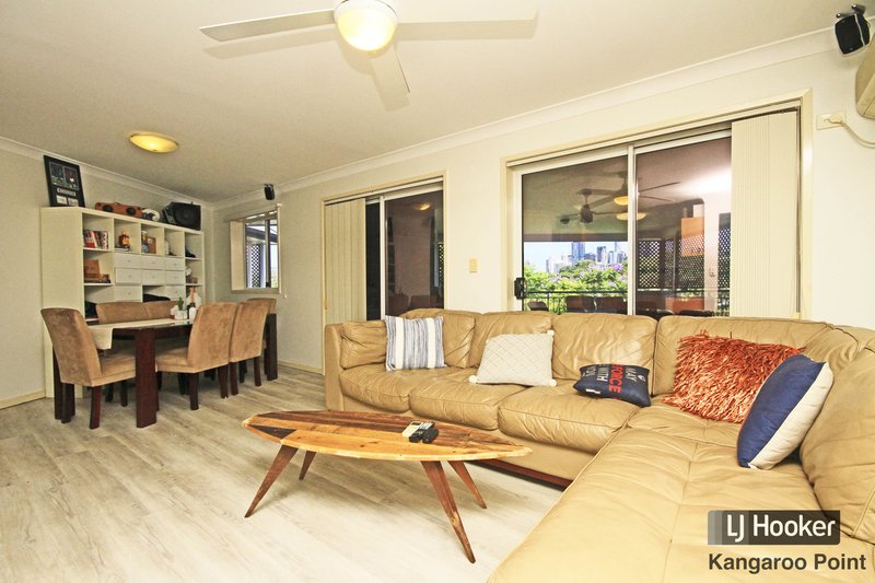 Photo - 21/239 Shafston Avenue, Kangaroo Point QLD 4169 - Image 3