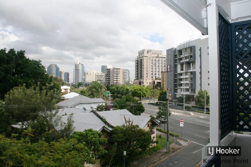 Photo - 21/239 Shafston Avenue, Kangaroo Point QLD 4169 - Image 10