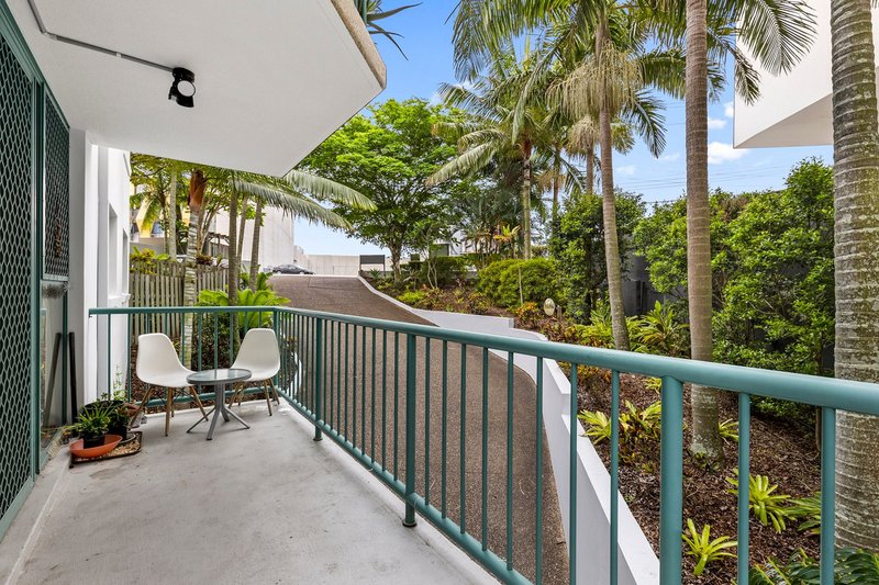 Photo - 2/124 Queen Street, Southport QLD 4215 - Image 5