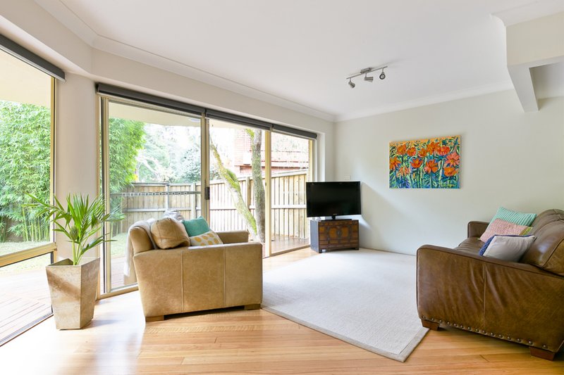 Photo - 2/125 Balgowlah Road, Fairlight NSW 2094 - Image 3