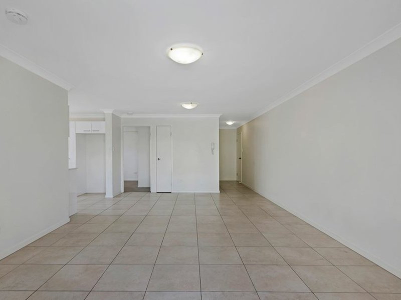 Photo - 2/125 Franz Road, Clayfield QLD 4011 - Image 5