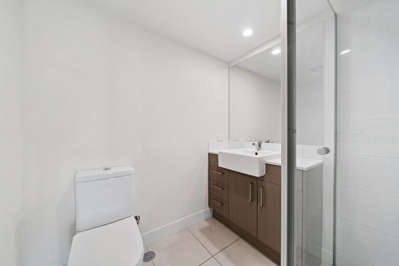 Photo - 2/125 Main Street, Beenleigh QLD 4207 - Image 6