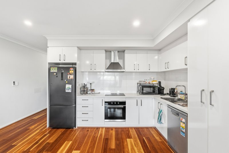 Photo - 2/126 Tibradden Circle, Ascot WA 6104 - Image 3