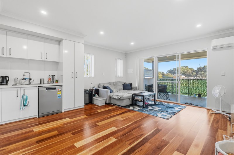 Photo - 2/126 Tibradden Circle, Ascot WA 6104 - Image 6