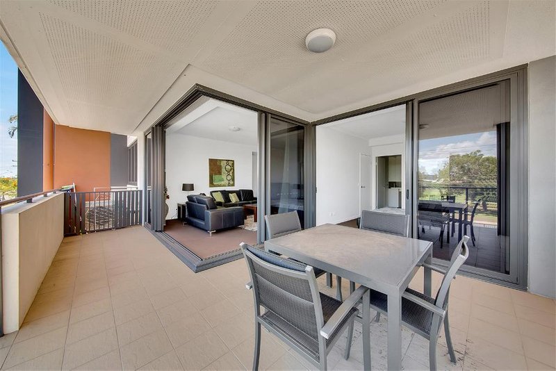 Photo - 212/60-64 Glenlyon Street, Gladstone Central QLD 4680 - Image 10