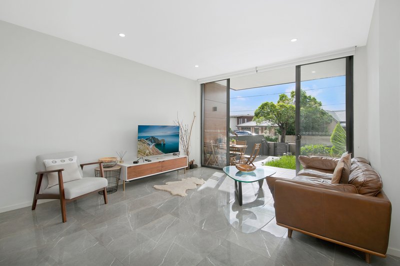 Photo - 2/127 Pennant Street, Parramatta NSW 2150 - Image 2