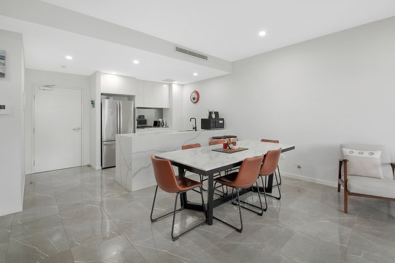 Photo - 2/127 Pennant Street, Parramatta NSW 2150 - Image 4