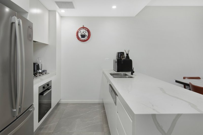 Photo - 2/127 Pennant Street, Parramatta NSW 2150 - Image 5