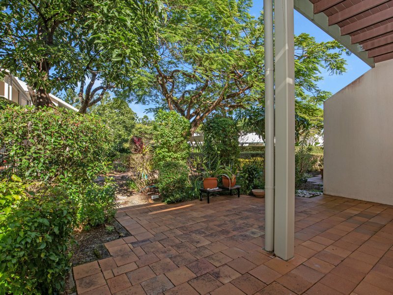 Photo - 2127 South Shields Drive, Benowa QLD 4217 - Image 17