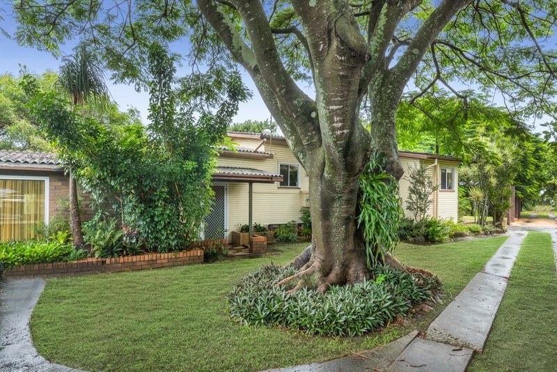 Photo - 2127 Wynnum Road, Wynnum West QLD 4178 - Image 3