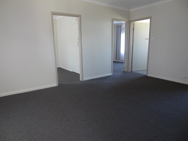 Photo - 2/128 Stewart Street, Bathurst NSW 2795 - Image 3