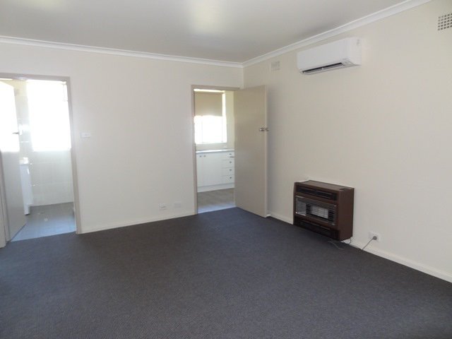 Photo - 2/128 Stewart Street, Bathurst NSW 2795 - Image 4