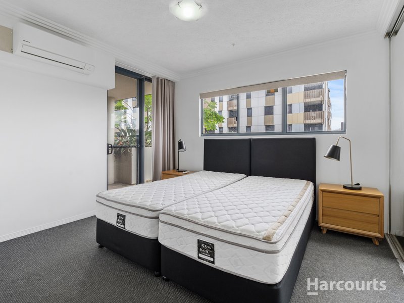 Photo - 212/803 Stanley Street, Woolloongabba QLD 4102 - Image 6