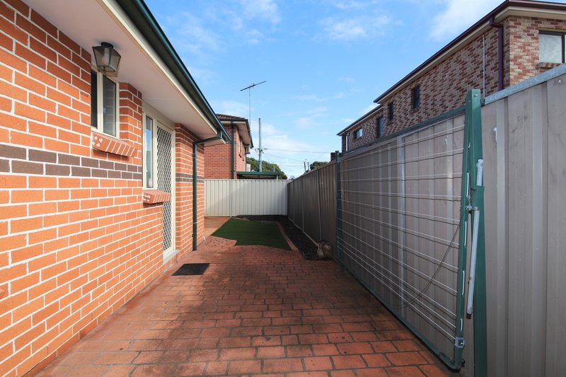Photo - 2/129 Chester Hill Road, Bass Hill NSW 2197 - Image 10