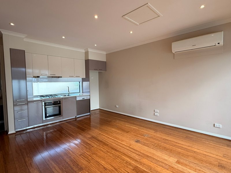 Photo - 2/129 Corrigan Road, Noble Park VIC 3174 - Image 3