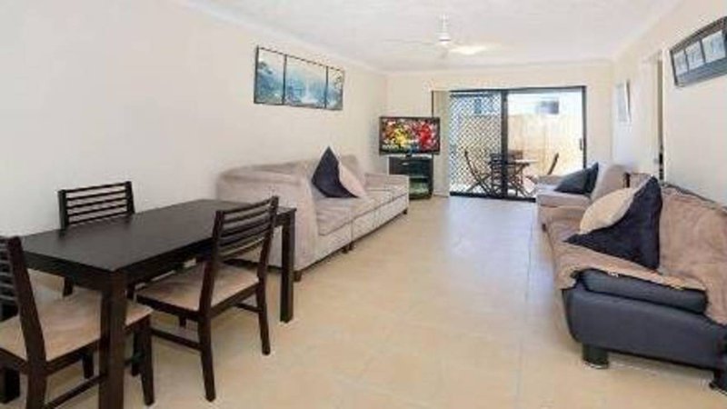 Photo - 2/129 Muir Street, Labrador QLD 4215 - Image 3