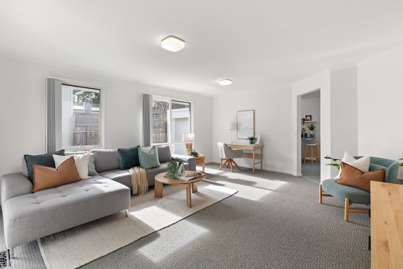 Photo - 2/129 Surrey Road, Blackburn VIC 3130 - Image 2