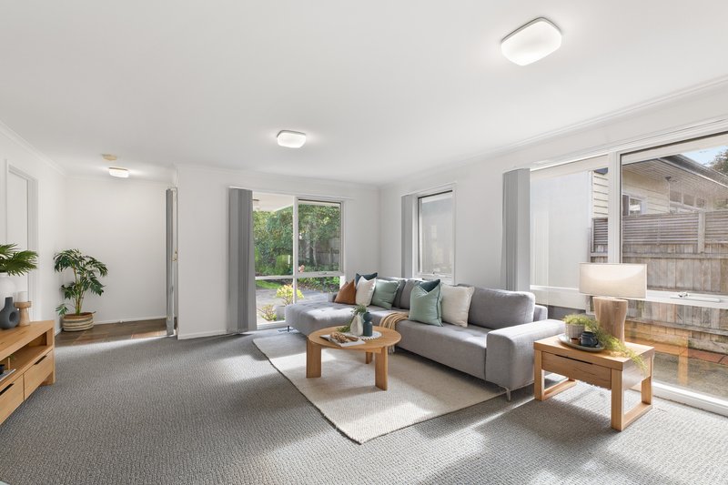 Photo - 2/129 Surrey Road, Blackburn VIC 3130 - Image 3