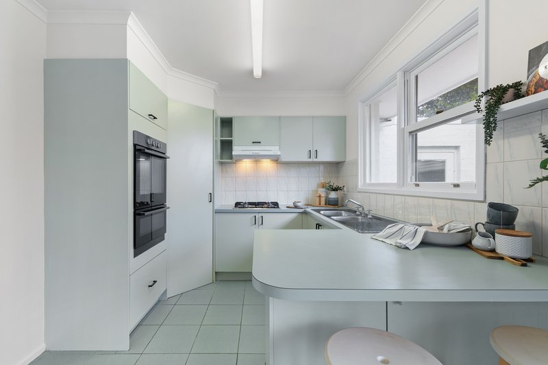Photo - 2/129 Surrey Road, Blackburn VIC 3130 - Image 6