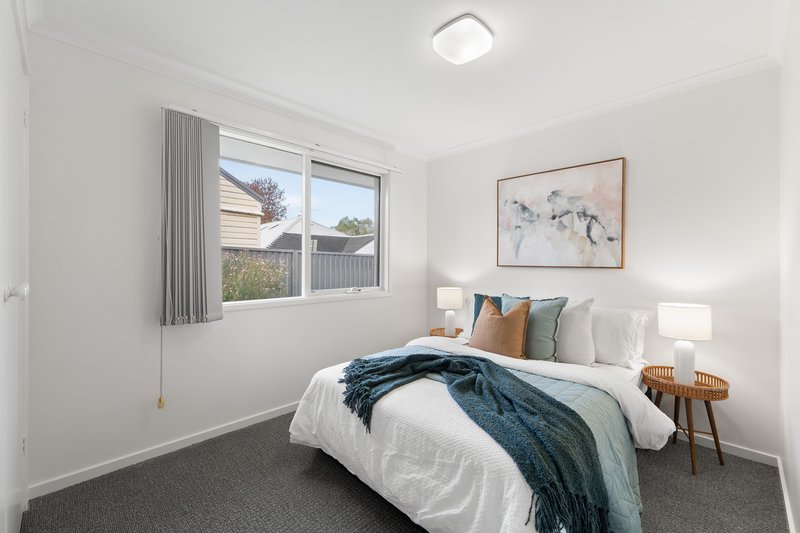Photo - 2/129 Surrey Road, Blackburn VIC 3130 - Image 8