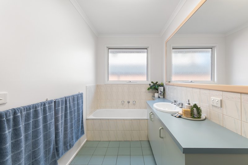 Photo - 2/129 Surrey Road, Blackburn VIC 3130 - Image 10