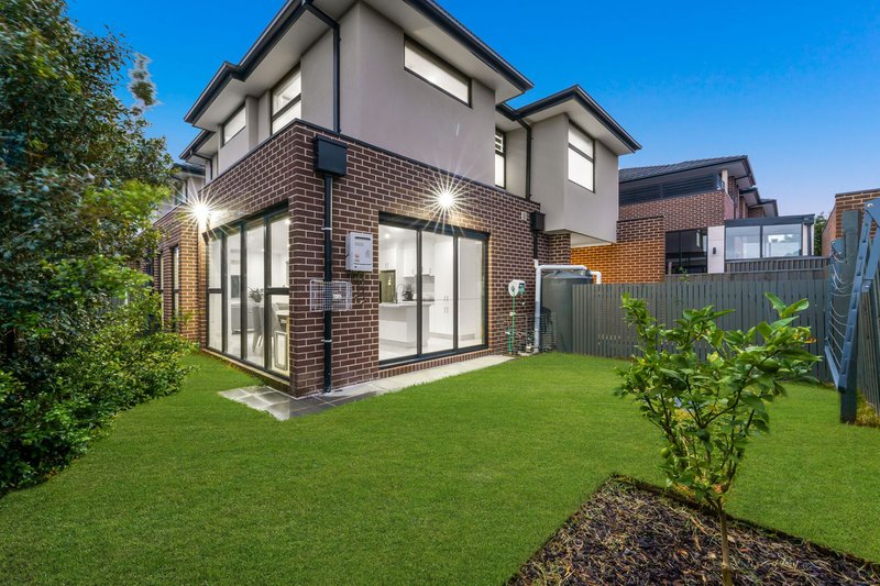 Photo - 2/12A Grandview Avenue, Dandenong VIC 3175 - Image 2