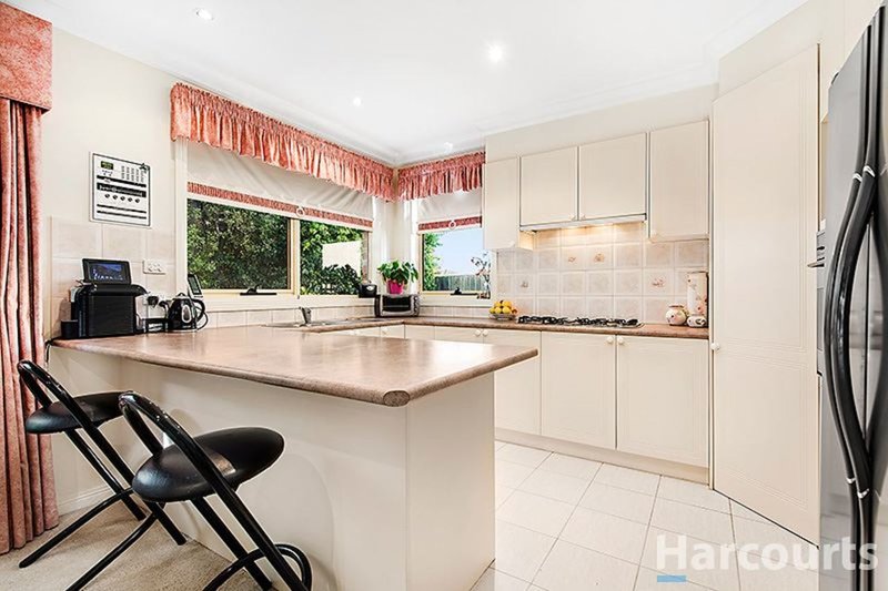 Photo - 2/12A Myers Avenue, Glen Waverley VIC 3150 - Image 3