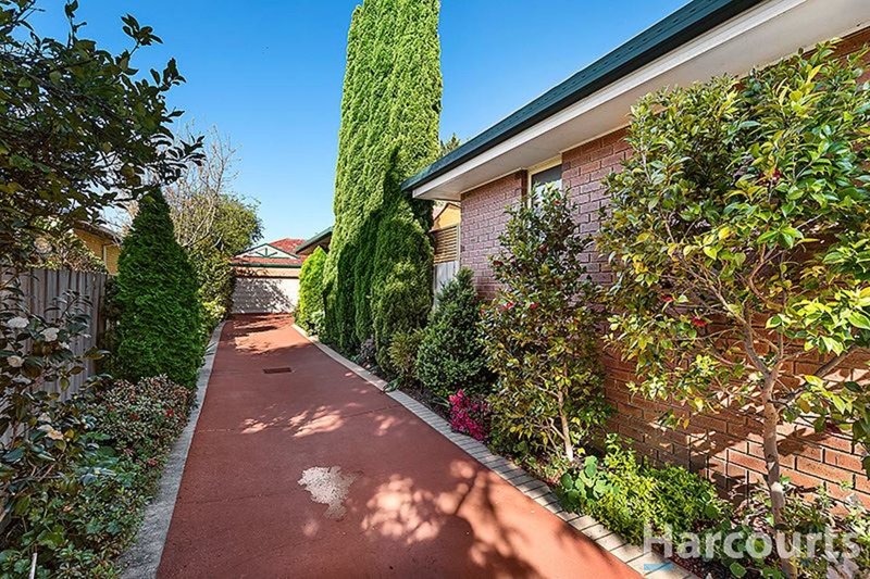 Photo - 2/12A Myers Avenue, Glen Waverley VIC 3150 - Image 7