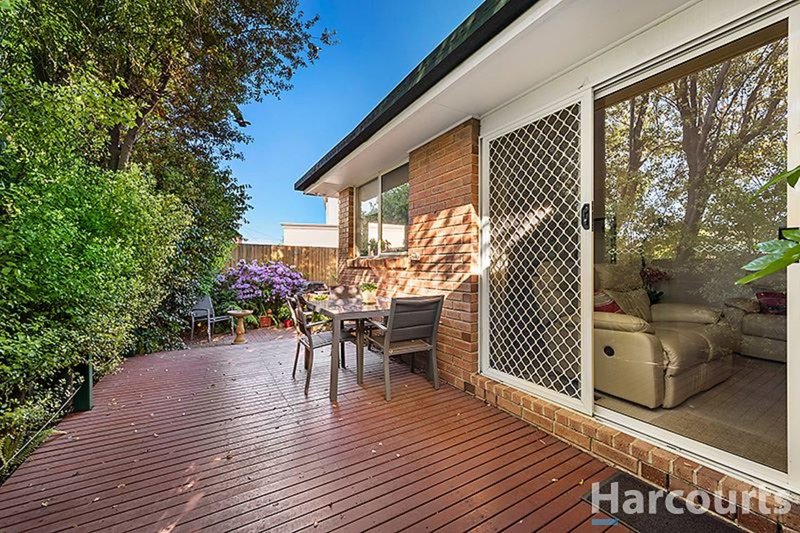 Photo - 2/12A Myers Avenue, Glen Waverley VIC 3150 - Image 8