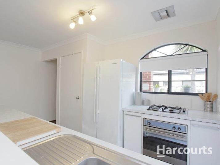 Photo - 212A Newborough Street, Karrinyup WA 6018 - Image 5