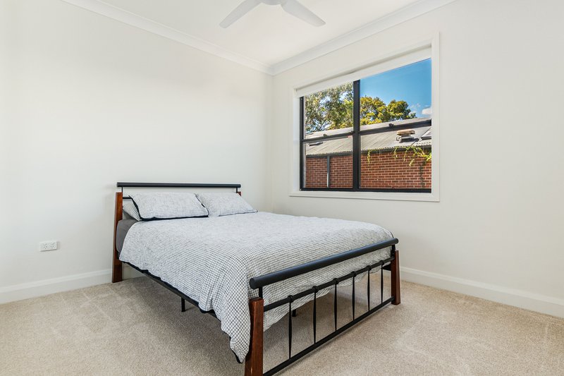 Photo - 2/13-15 Howard Avenue, Northmead NSW 2152 - Image 5