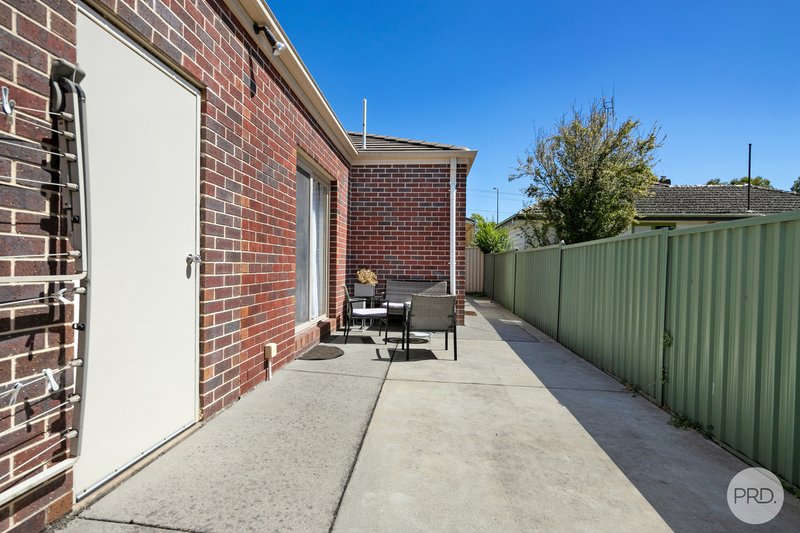 Photo - 2/13-15 Learmonth Street, Alfredton VIC 3350 - Image 10