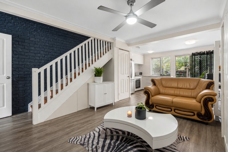Photo - 2/13-15 Wills Lane, Capalaba QLD 4157 - Image 2