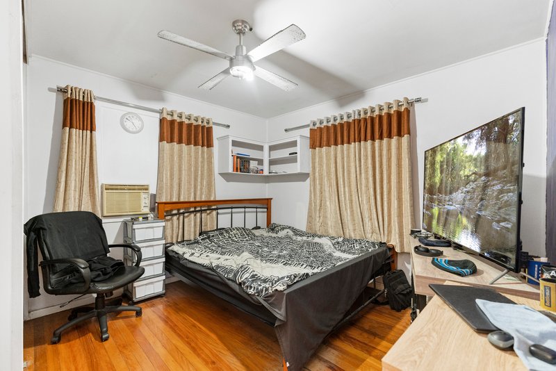 Photo - 213 Aberdeen Parade, Boondall QLD 4034 - Image 6