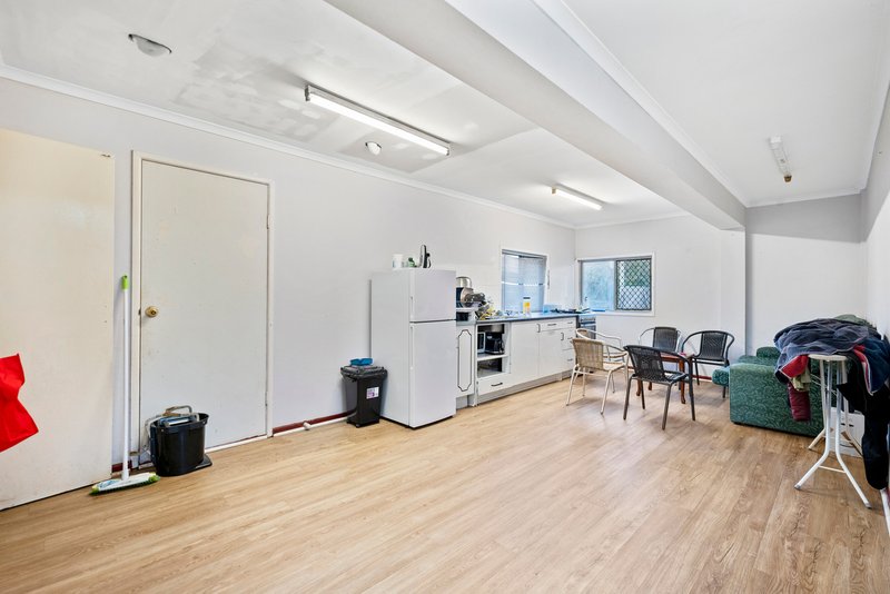 Photo - 213 Aberdeen Parade, Boondall QLD 4034 - Image 9