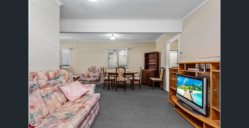 Photo - 2/13 Annie Street, Woody Point QLD 4019 - Image 3