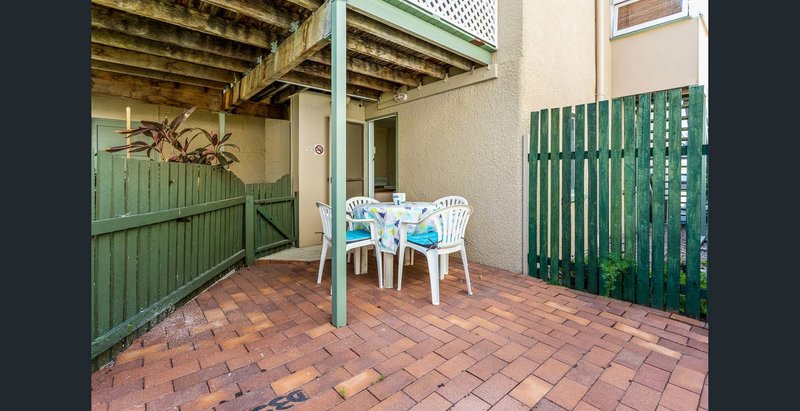 Photo - 2/13 Annie Street, Woody Point QLD 4019 - Image 7