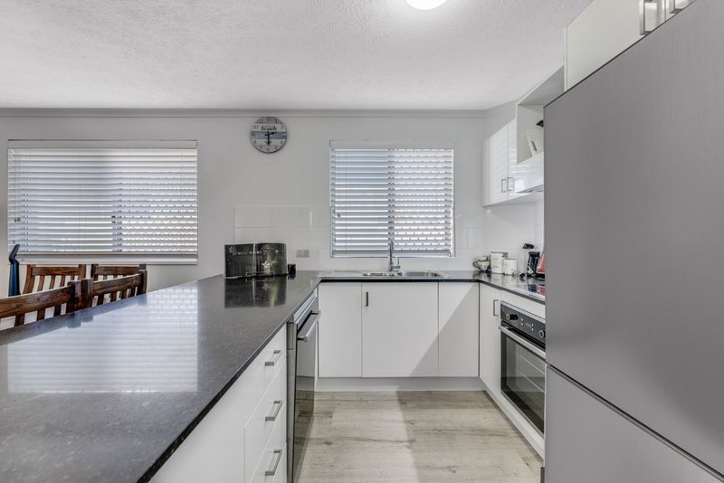 Photo - 2/13 Arthur Street, Kings Beach QLD 4551 - Image 2