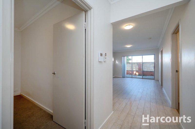 Photo - 2/13 Belcastro Way, Madeley WA 6065 - Image 3