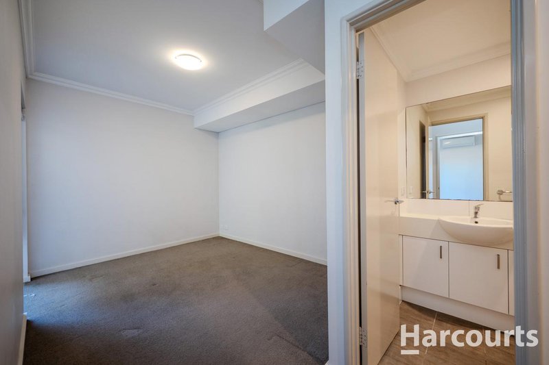 Photo - 2/13 Belcastro Way, Madeley WA 6065 - Image 10