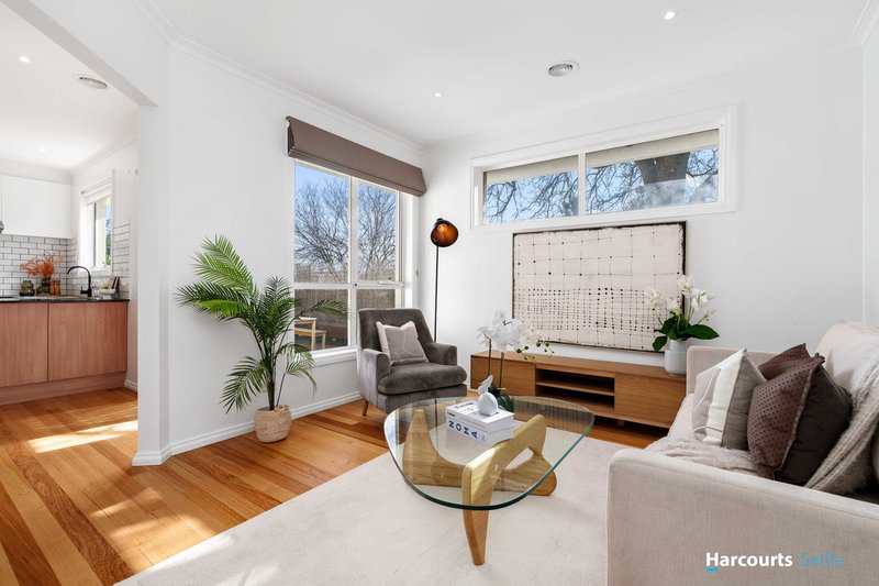 Photo - 2/13 Binalong Avenue, Chadstone VIC 3148 - Image 2