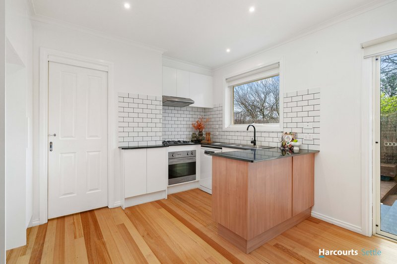 Photo - 2/13 Binalong Avenue, Chadstone VIC 3148 - Image 3