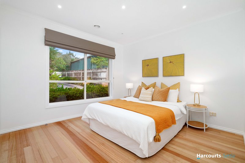 Photo - 2/13 Binalong Avenue, Chadstone VIC 3148 - Image 6