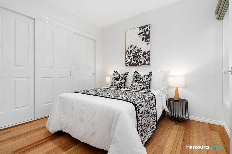 Photo - 2/13 Binalong Avenue, Chadstone VIC 3148 - Image 8