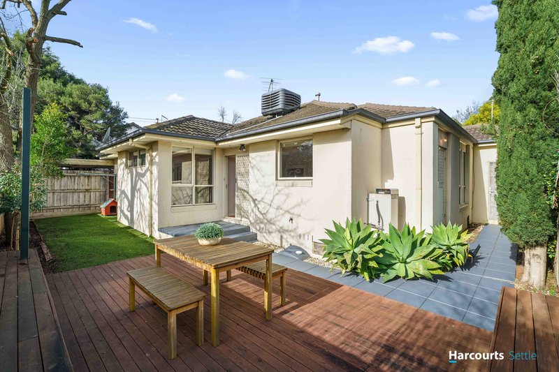Photo - 2/13 Binalong Avenue, Chadstone VIC 3148 - Image 15