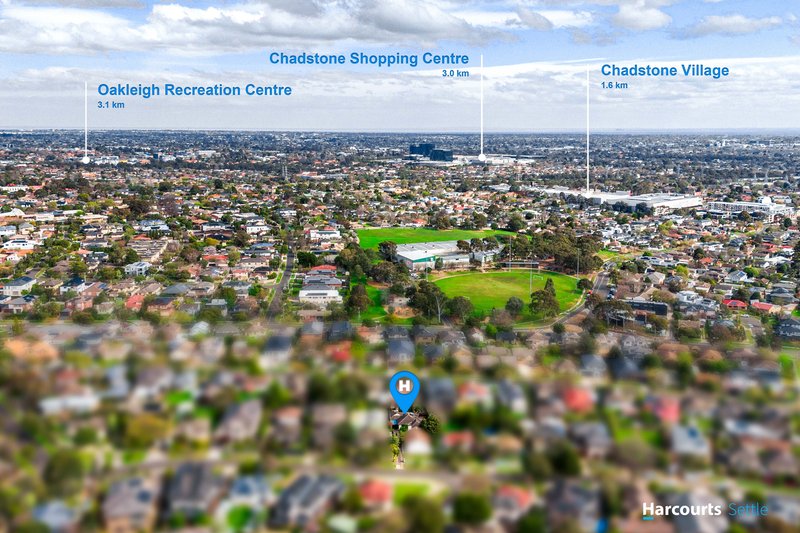Photo - 2/13 Binalong Avenue, Chadstone VIC 3148 - Image 18