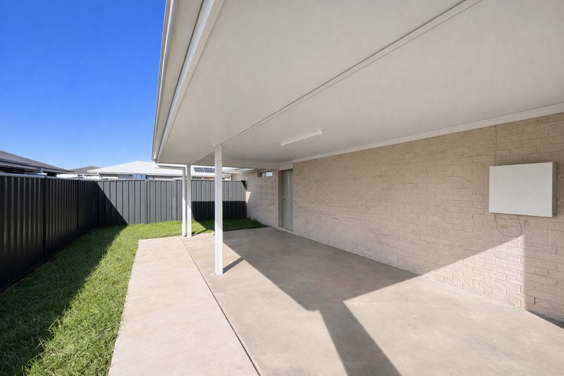Photo - 2/13 Bond Street, Tamworth NSW 2340 - Image 1