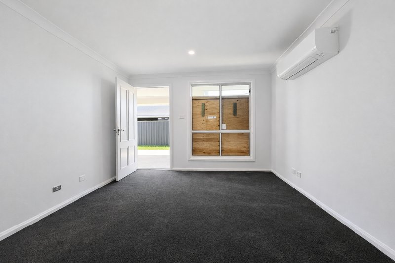 Photo - 2/13 Bond Street, Tamworth NSW 2340 - Image 2