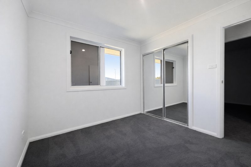 Photo - 2/13 Bond Street, Tamworth NSW 2340 - Image 5