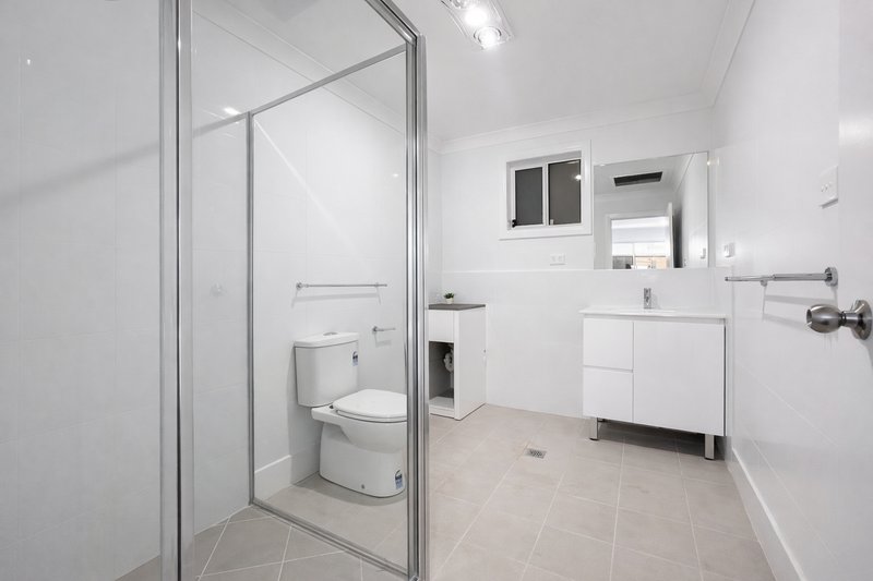 Photo - 2/13 Bond Street, Tamworth NSW 2340 - Image 6